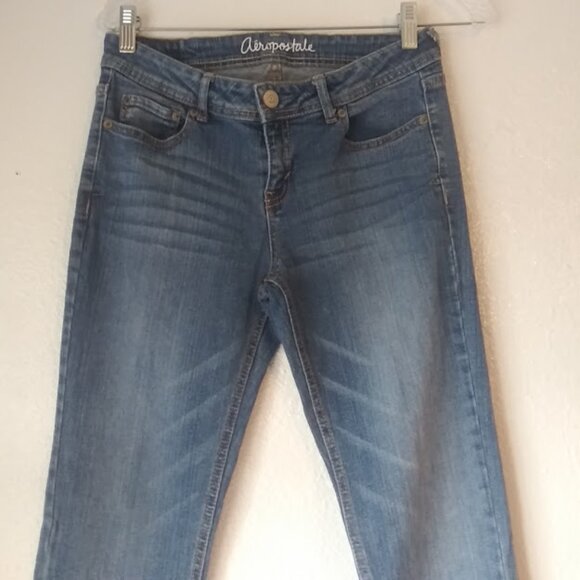 Aeropostale women's size 6R mid wash jeans - Picture 2 of 15